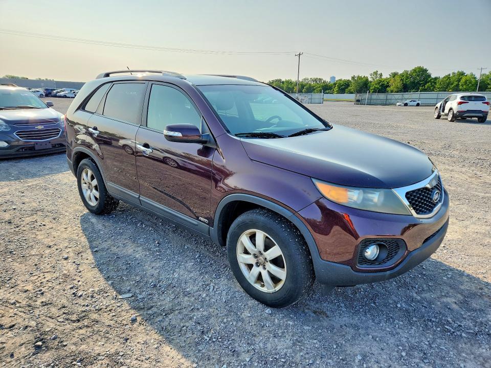 2011 Kia Sorento VIN 5XYKTCA17BG089975 COPART salvage auction — NORMAL WEAR, NY - CERTIFICATE OF TITLE, sold $450 on 2026-07-27 (photo 4)
