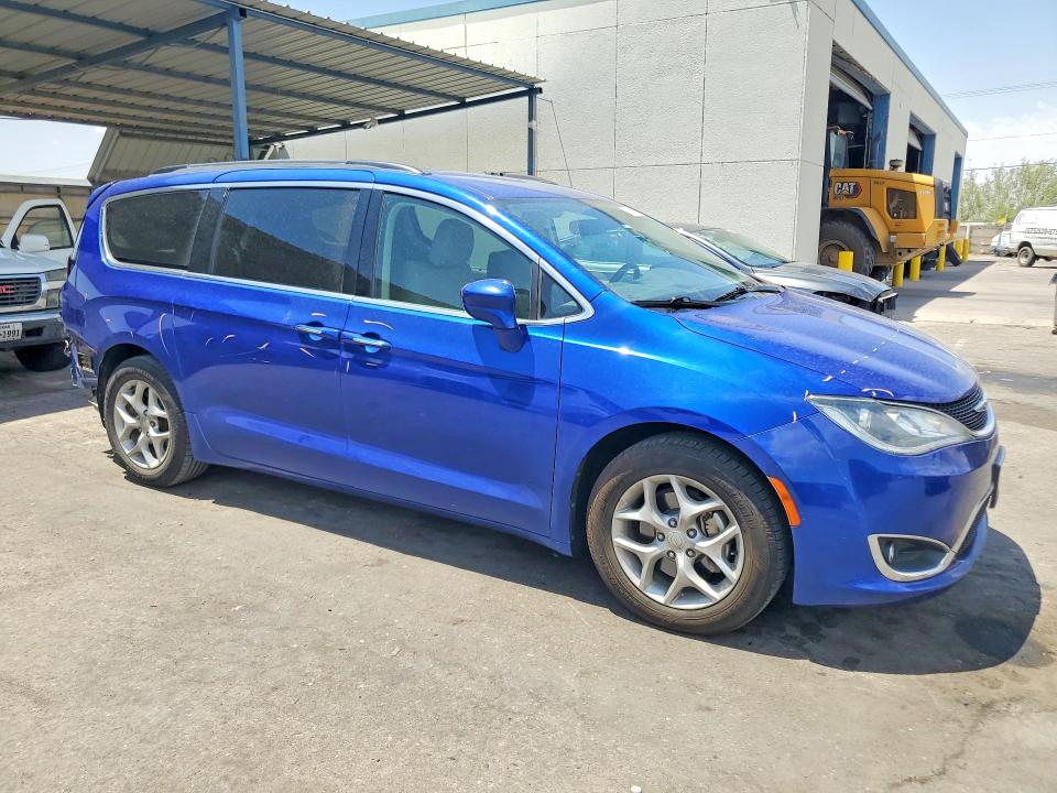 2019 Chrysler Pacifica VIN 2C4RC1FG5KR629710 COPART salvage auction — REAR END, TX - SALVAGE VEHICLE TITLE, sold $1,950 on 2026-07-31 (photo 4)