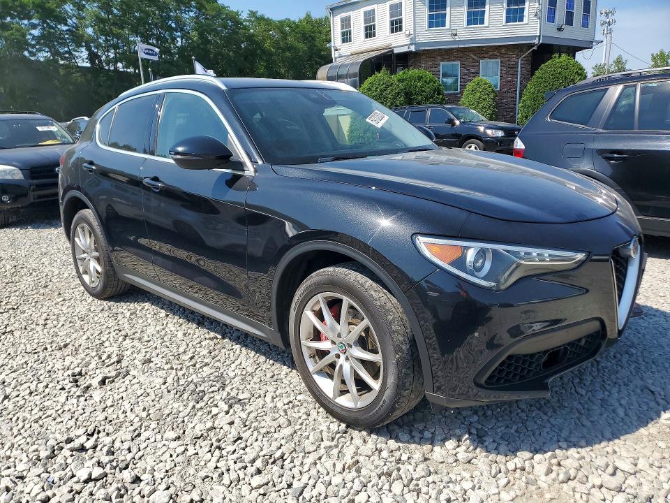 2018 Alfa romeo Stelvio VIN ZASFAKBN0J7B60472 COPART salvage auction — NORMAL WEAR, Ma - Certificate Of Title, sold $2,250 on 2026-07-29 (photo 4)