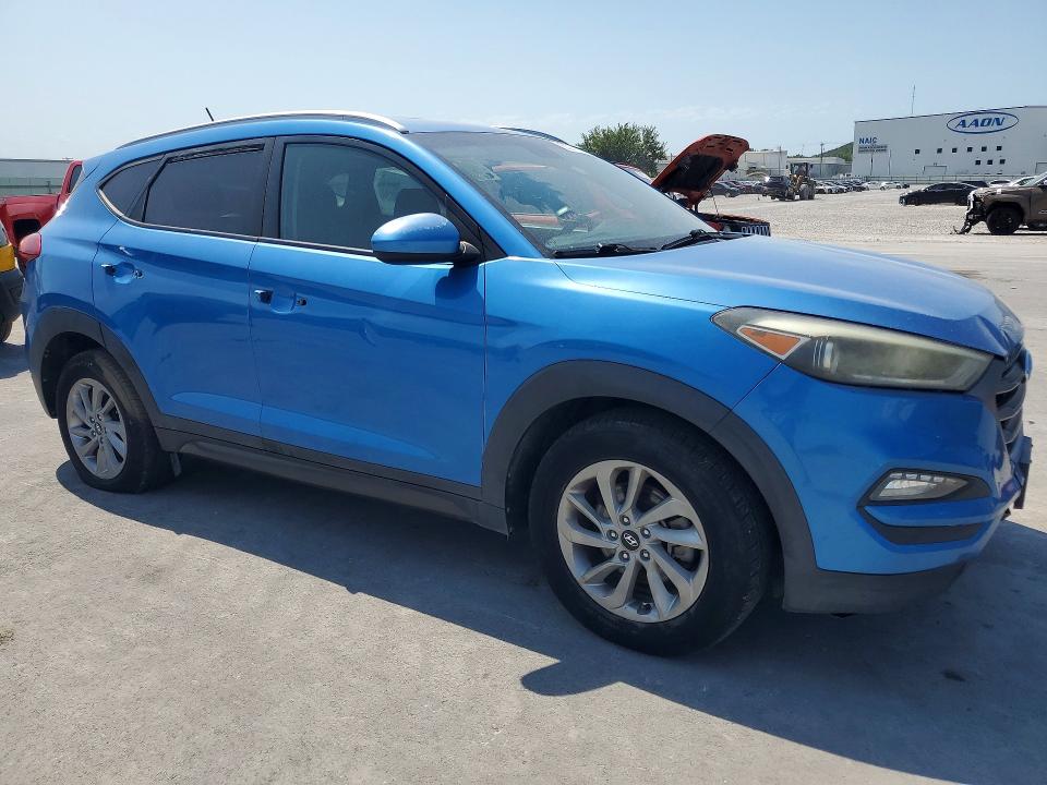 2016 Hyundai Tucson VIN KM8J33A45GU096432 COPART salvage auction — MINOR DENT/SCRATCHES, OK - CERT OF TITLE-REPOSSESSION (P), sold $700 on 2026-07-29 (photo 4)