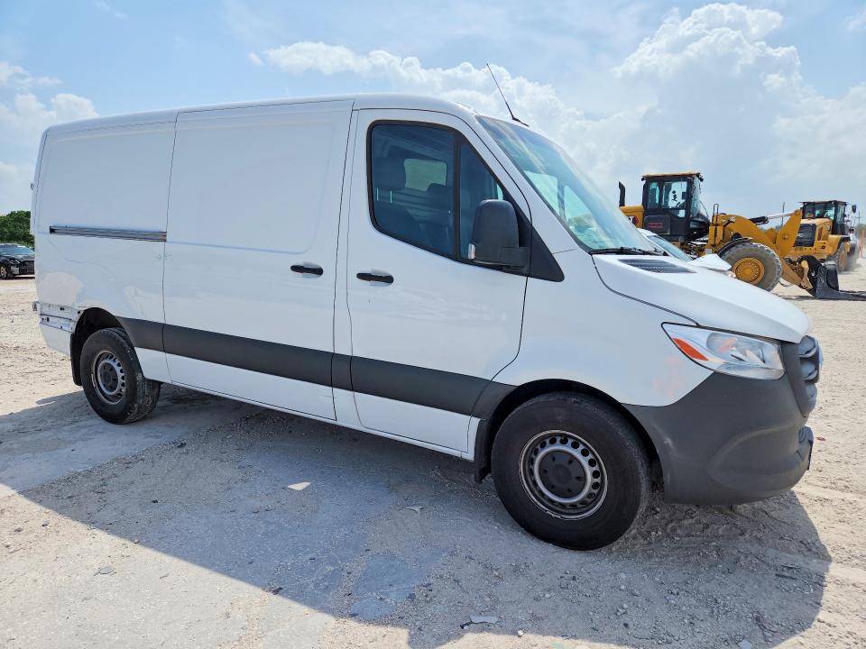 2025 Mercedes-benz Sprinter VIN W1Y4KBHY7ST197277 COPART salvage auction — REAR END, FL - CERT OF TITLE SLVG REBUILDABLE, sold $3,100 on 2026-07-29 (photo 4)