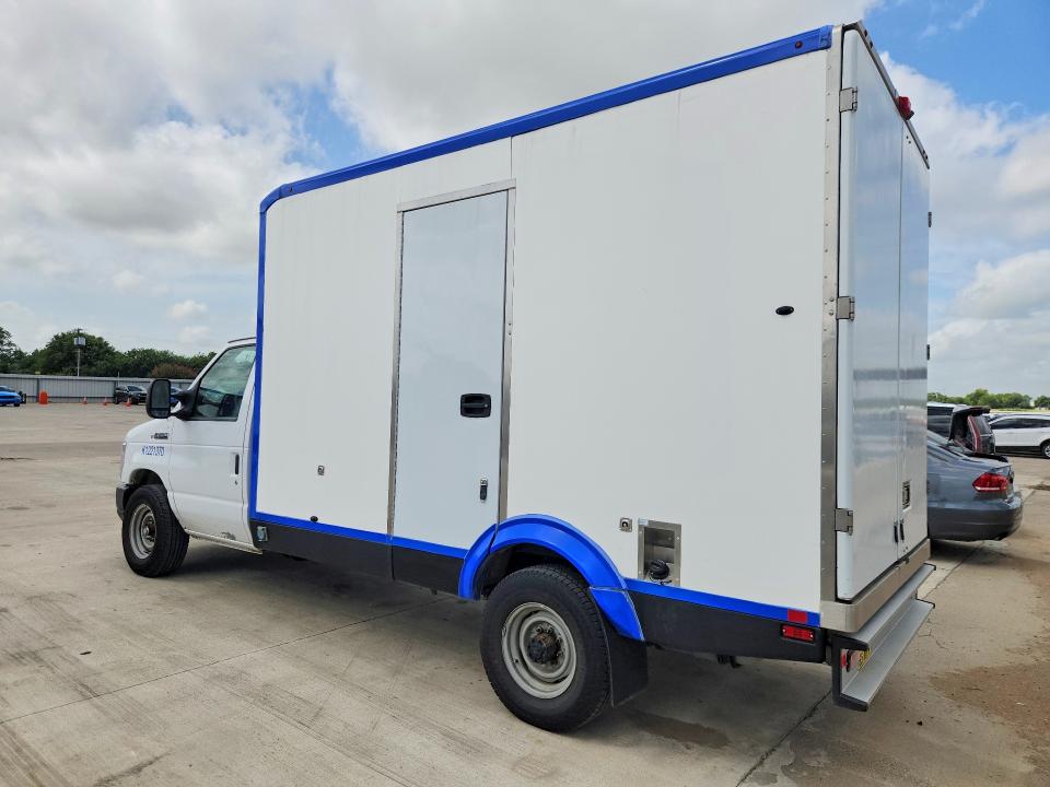 2023 Ford E-350 VIN 1FDWE3FK5PDD26493 COPART salvage auction — MECHANICAL, Tx - Certificate Of Title, sold $11,600 on 2026-08-10 (photo 2)