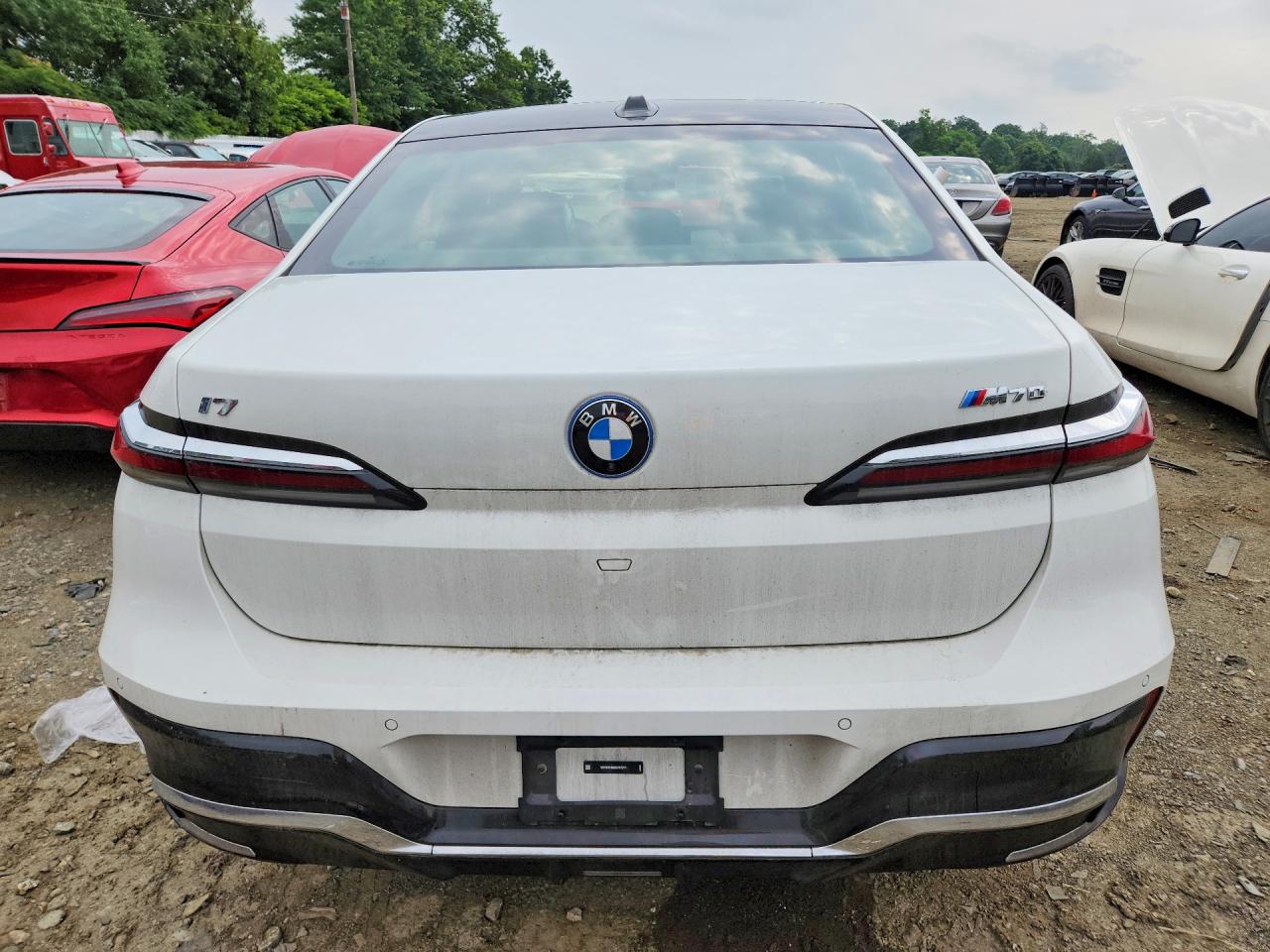 2024 BMW i7 VIN WBY83EH02RCP67211 COPART salvage auction — Undercarriage, NJ - CERT OF TITLE-SALVAGE, sold $45,750 on 2026-08-19 (photo 6)