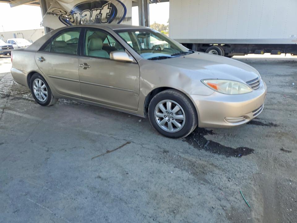 2002 Toyota Camry VIN JTDBE30K720061670 COPART salvage auction — MINOR DENT/SCRATCHES, Ca - Dis/Dlr/Exp Only Clean Title, sold $2,250 on 2026-07-09 (photo 4)