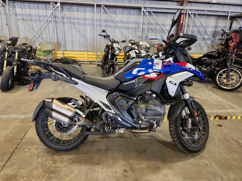 2025 BMW R 1300 VIN WB10M2305S6L52869 COPART salvage auction — REJECTED REPAIR, Salvage Title, sold $11,100 on 2026-07-22 (photo 1)