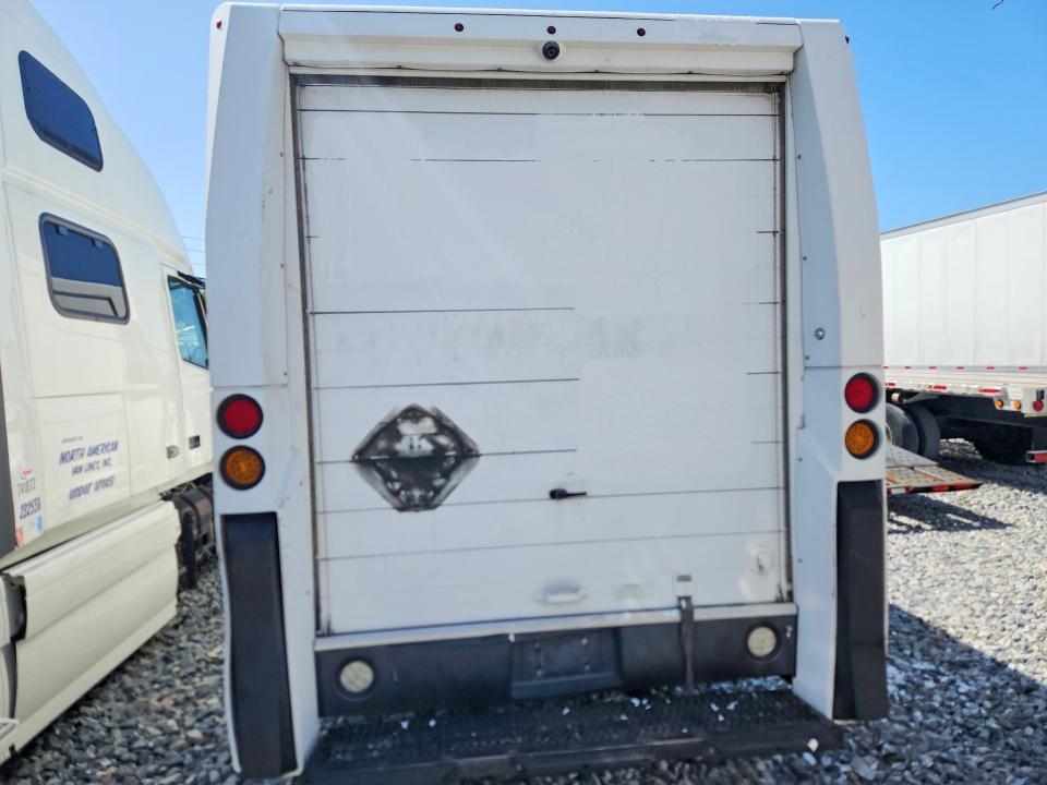 2013 Isuzu Npr VIN JALB4T176D7W00172 COPART salvage auction — MINOR DENT/SCRATCHES, Fl - Certificate Of Title, sold $10 on 2026-07-28 (photo 6)