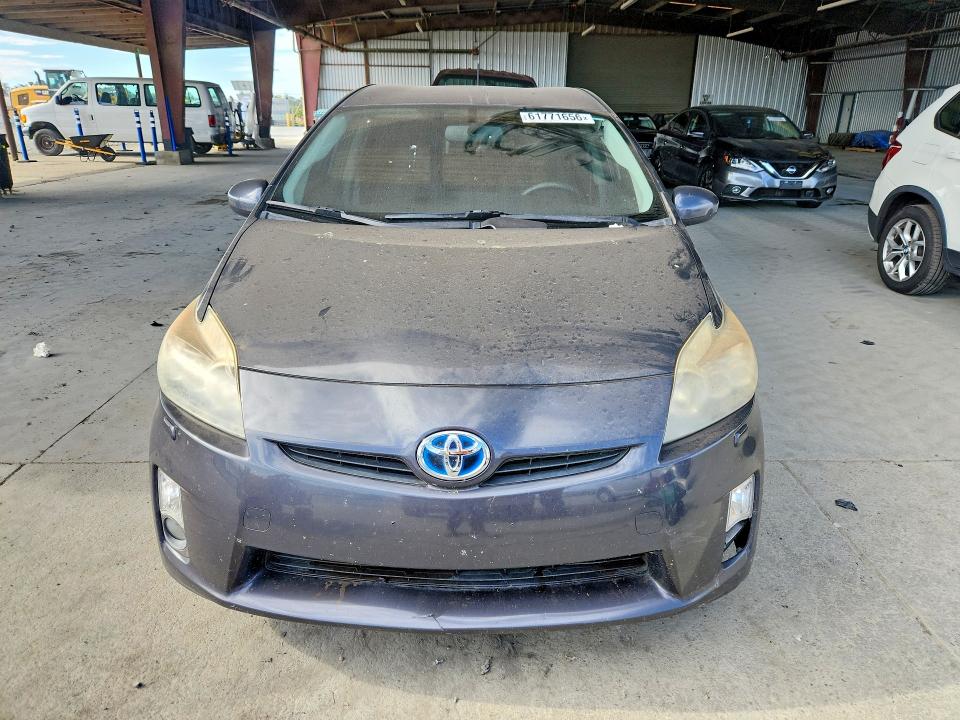 2010 Toyota Prius v VIN JTDKN3DU4A0062625 COPART salvage auction — MINOR DENT/SCRATCHES, Ca - Dis/Dlr/Exp Only Clean Title, sold $925 on 2026-07-23 (photo 5)