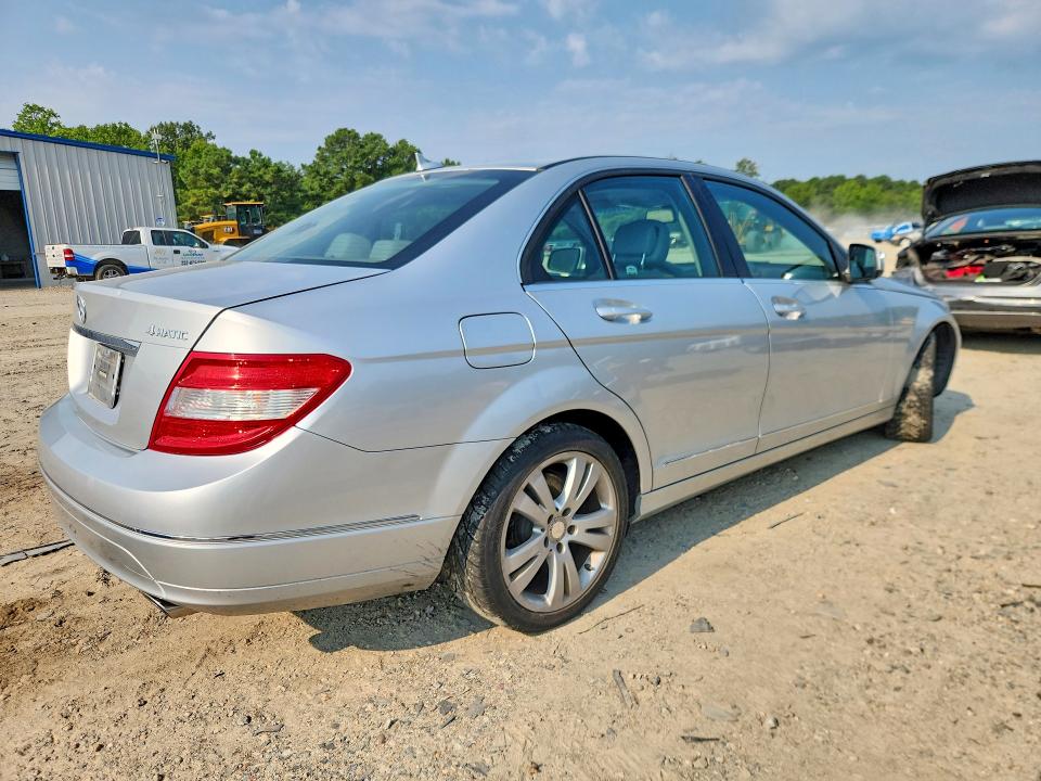 2008 Mercedes-benz C class VIN WDDGF81X18F060357 COPART salvage auction — MINOR DENT/SCRATCHES, Va - Certificate Of Title, sold $375 on 2026-08-04 (photo 3)