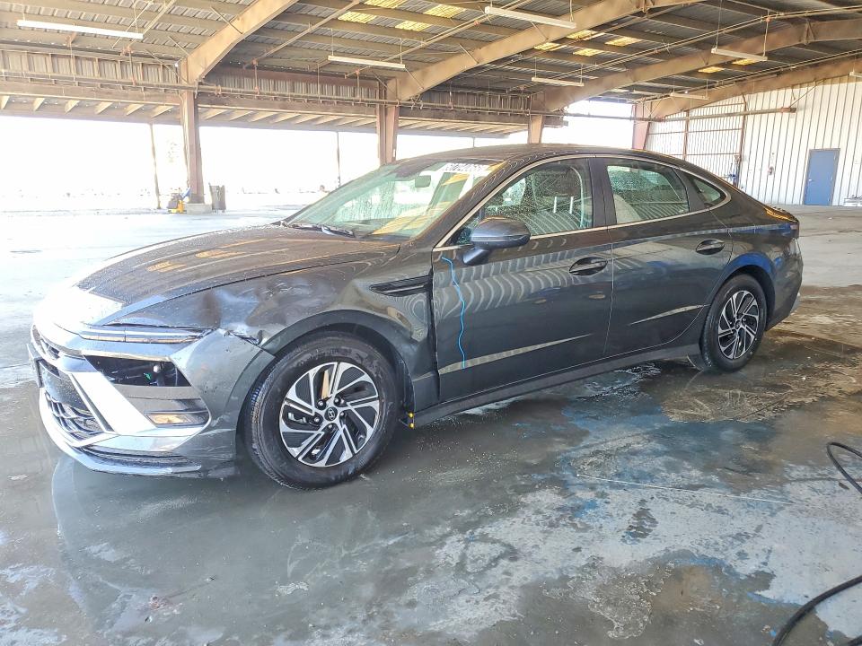 2026 Hyundai Sonata hybrid VIN KMHL24JJ0TA157558 — COPART salvage auction photo