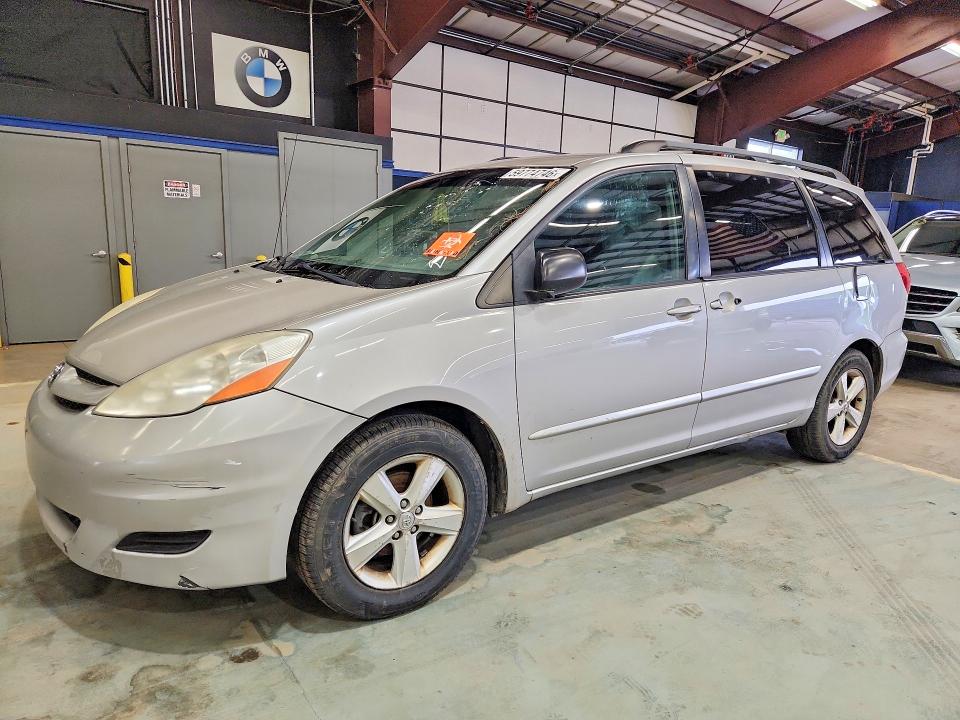 2008 Toyota Sienna VIN 5TDZK23C08S221495 COPART salvage auction — MINOR DENT/SCRATCHES, MA - CERTIFICATE OF TITLE (P), sold $1,400 on 2026-07-31 (photo 1)