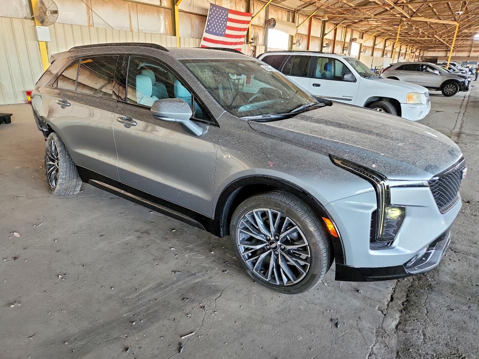 2024 Cadillac Xt4 VIN 1GYFZER4XRF215652 COPART salvage auction — REAR END, Az - Cert Of Title - Salvage, sold $10,500 on 2026-08-11 (photo 4)