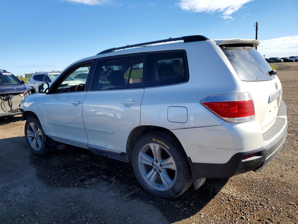 2013 Toyota Highlander VIN 5TDBK3EH1DS207972 COPART salvage auction — VANDALISM, Ab - Bos - Salvage, sold $375 on 2026-07-28 (photo 2)