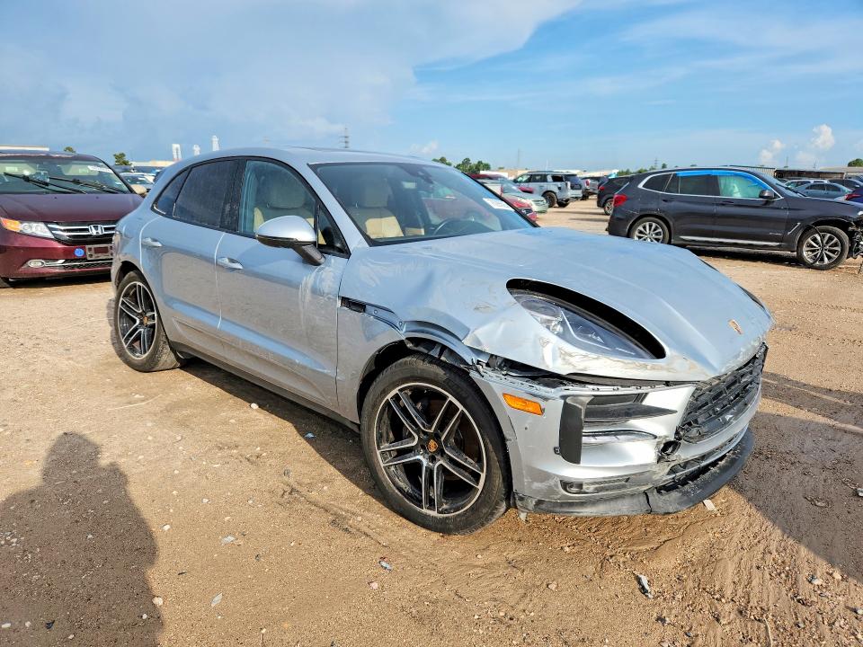 2020 Porsche Macan VIN WP1AA2A50LLB13343 COPART salvage auction — FRONT END, Tx - Certificate Of Title, sold $13,200 on 2026-07-10 (photo 4)