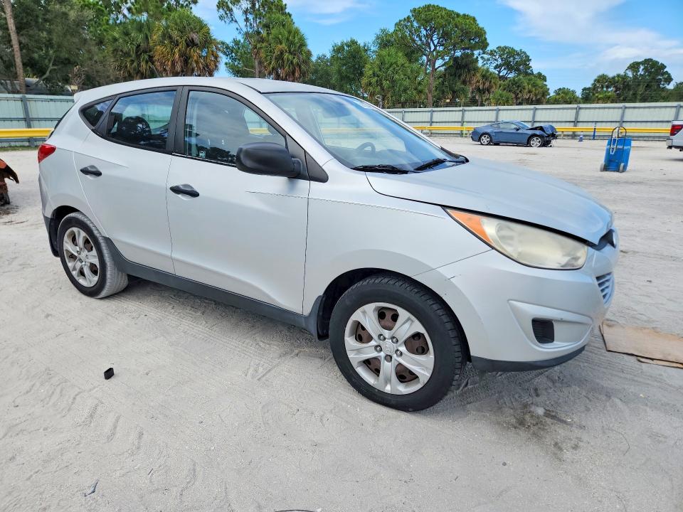 2011 Hyundai Tucson VIN KM8JT3AB3BU285247 COPART salvage auction — REAR END, FL - CERT OF TITLE SLVG REBUILDABLE, sold $1,800 on 2026-07-22 (photo 4)