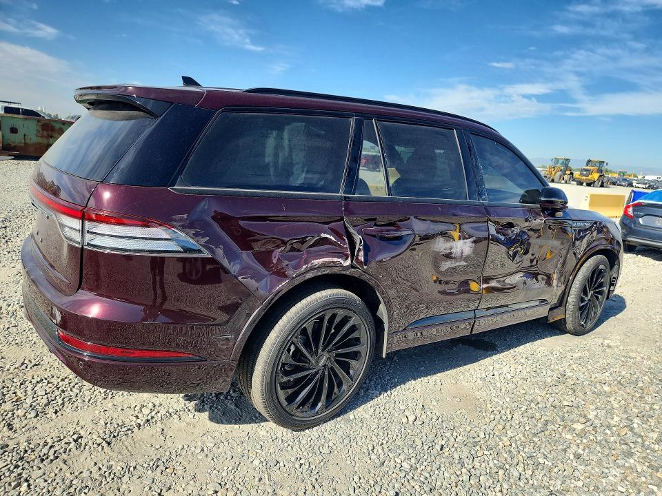 2024 Lincoln Aviator VIN 5LM5J7XC4RGL08197 COPART salvage auction — SIDE, Salvage Title, sold $10,900 on 2026-09-15 (photo 3)