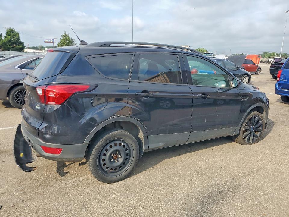 2019 Ford Escape VIN 1FMCU9GD6KUA73184 COPART salvage auction — FRONT END, In - Certificate Of Title, sold $2,300 on 2026-07-24 (photo 3)
