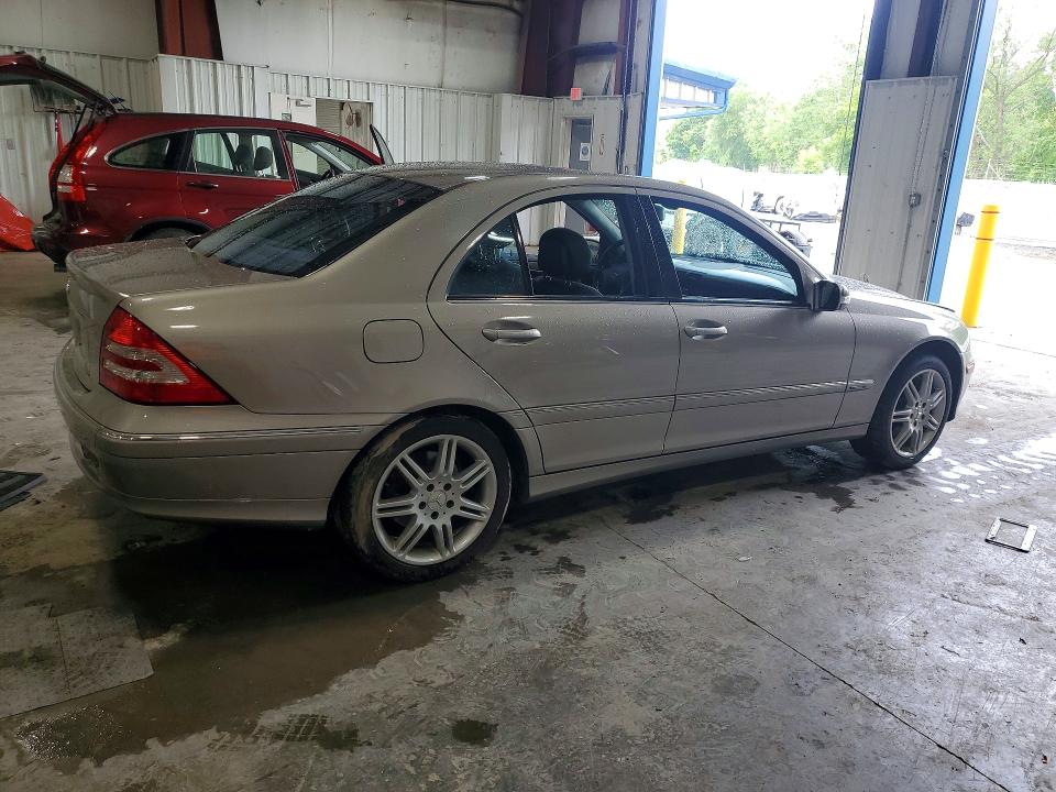 2007 Mercedes-benz C class VIN WDBRF54H47F925096 COPART salvage auction — NORMAL WEAR, NY - CERTIFICATE OF TITLE, sold $450 on 2026-07-15 (photo 3)