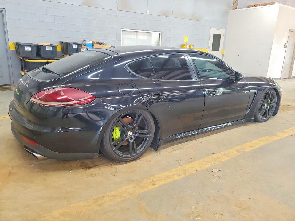 2016 Porsche Panamera VIN WP0AD2A77GL040584 COPART salvage auction — FRAME DAMAGE, NC - DLR ONLY-CLEAN/OVER 25% DAMAGE, sold $11,000 on 2026-07-29 (photo 3)