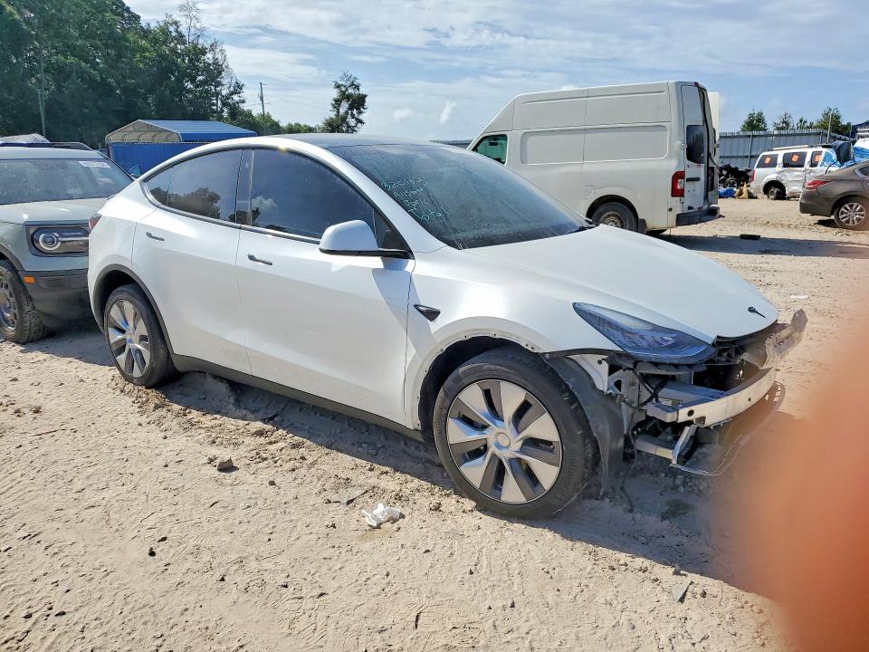 2023 Tesla Model y VIN 7SAYGDEE6PA107625 COPART salvage auction — FRONT END, Salvage Title, sold $6,600 on 2026-07-24 (photo 4)