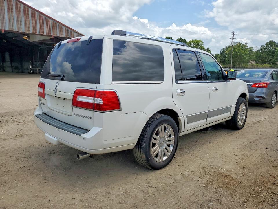 2014 Lincoln Navigator VIN 5LMJJ2H58EEL07867 COPART salvage auction — MINOR DENT/SCRATCHES, La - Certificate Of Title, sold $800 on 2026-07-28 (photo 3)