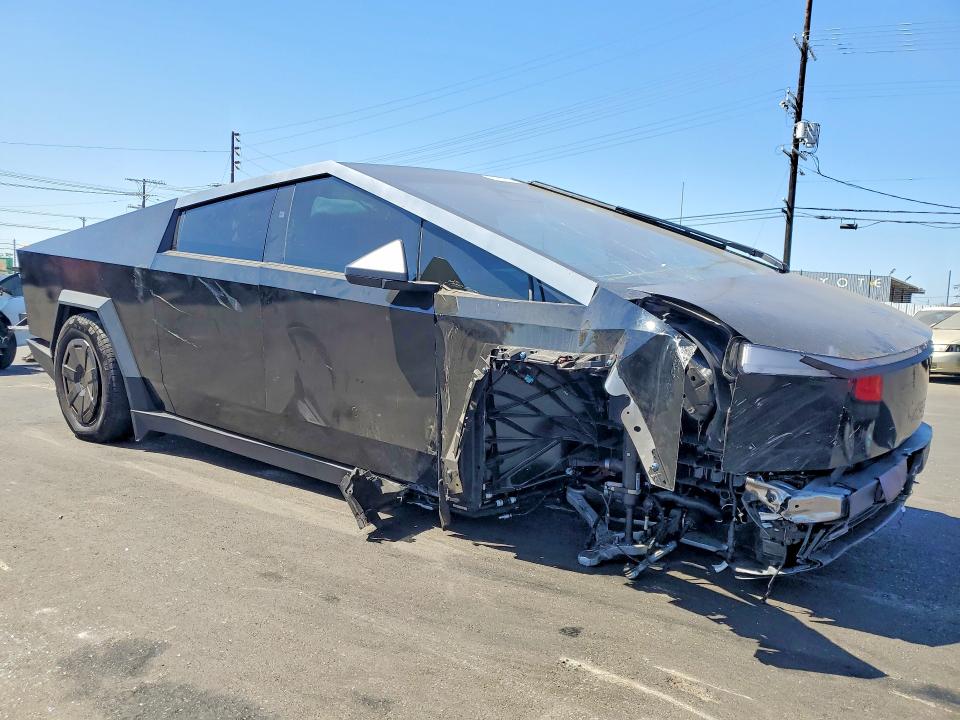 2024 Tesla Cybertruck VIN 7G2CEHED4RA039725 COPART salvage auction — FRONT END, Ca - Salvage Certificate, sold $22,800 on 2026-09-02 (photo 4)
