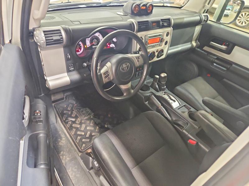 2013 Toyota Fj cruiser VIN JTEBU4BF0DK165056 COPART salvage auction — MINOR DENT/SCRATCHES, Oh - Certificate Of Title (P), sold $10,100 on 2026-07-21 (photo 8)