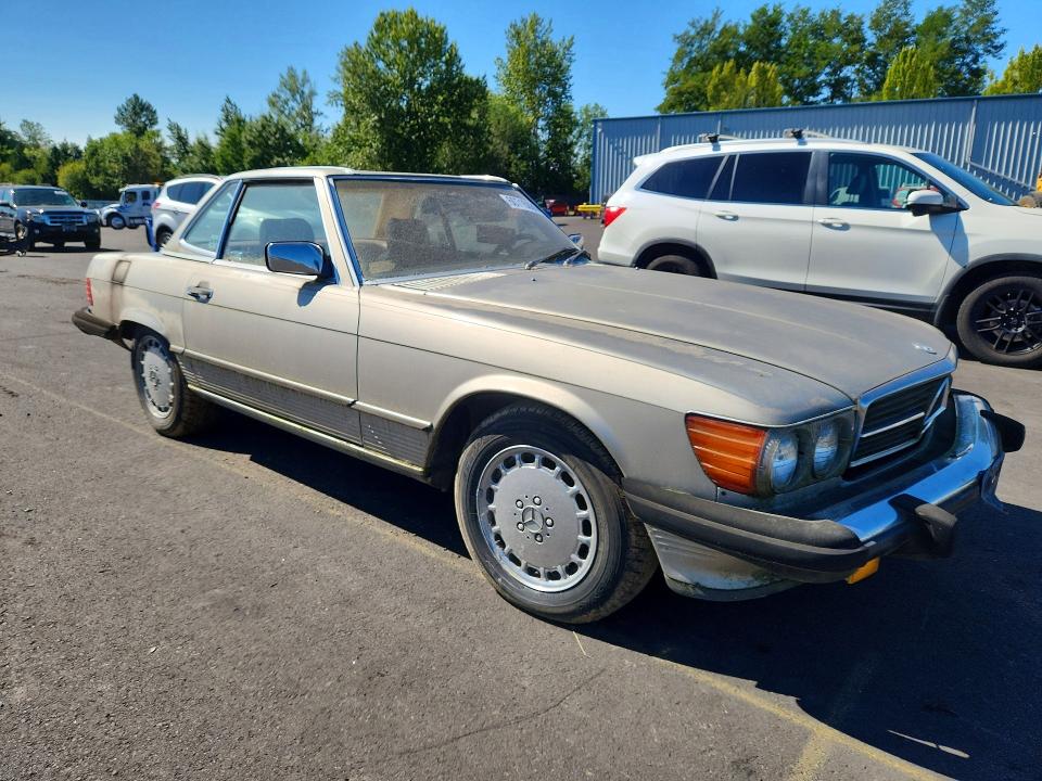 1988 Mercedes-benz 560 VIN WDBBA48D9JA088576 COPART salvage auction — MECHANICAL, WA - NON PUBLIC CLEAN TITLE, sold $975 on 2026-07-27 (photo 4)