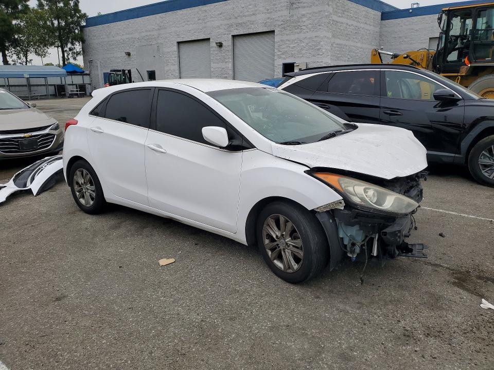 2014 Hyundai Elantra VIN KMHD35LH5EU193586 COPART salvage auction — FRONT END, Ca - Salvage Certificate, sold $450 on 2026-07-16 (photo 4)