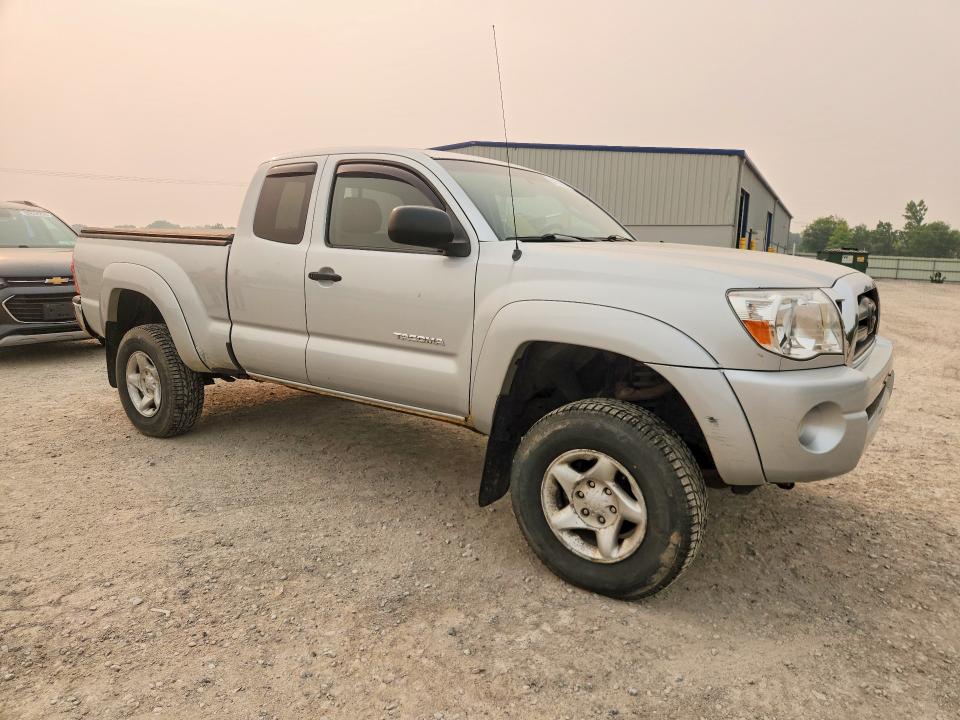 2006 Toyota Tacoma VIN 5TEUU42N16Z218253 COPART salvage auction — MINOR DENT/SCRATCHES, NY - CERTIFICATE OF TITLE, sold $2,250 on 2026-07-28 (photo 4)