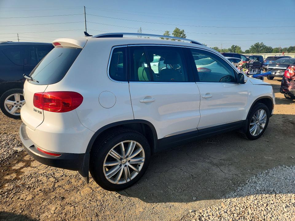 2013 Volkswagen Tiguan VIN WVGAV7AX4DW556403 COPART salvage auction — FRONT END, Il - Certificate Of Title, sold $550 on 2026-08-07 (photo 3)