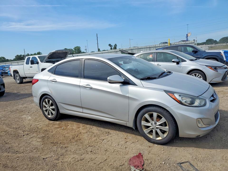 2012 Hyundai Accent VIN KMHCU4AE2CU180755 COPART salvage auction — MECHANICAL, Mt - Certificate Of Title, sold $475 on 2026-07-31 (photo 4)