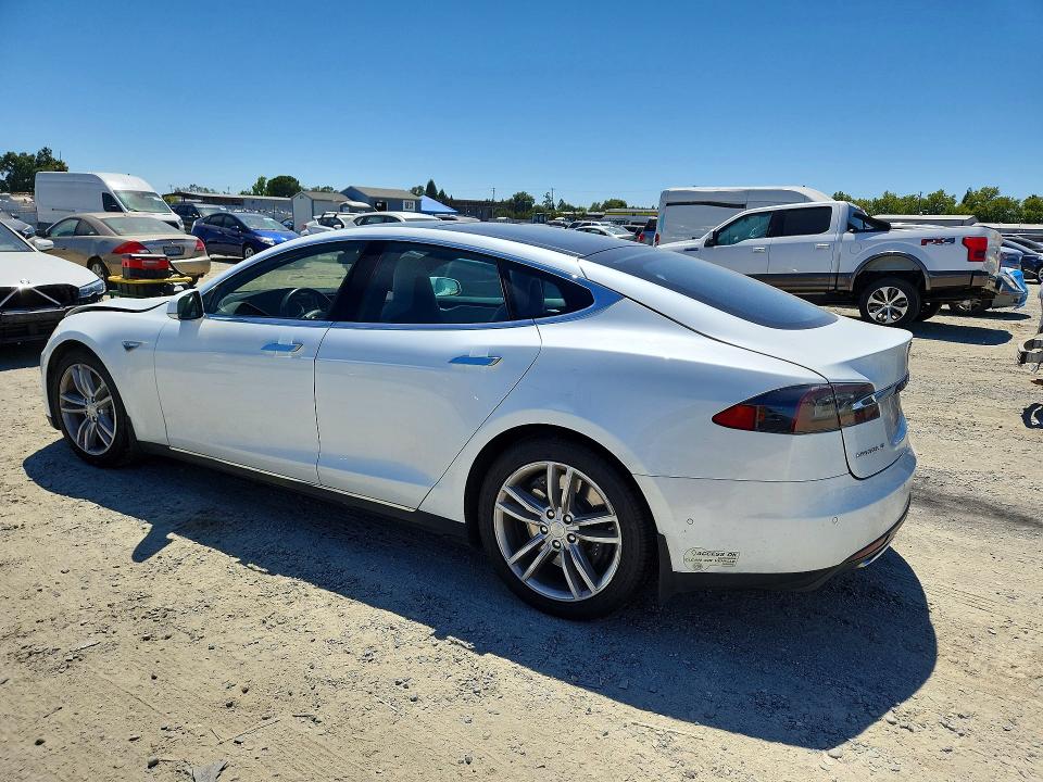 2015 Tesla Model s VIN 5YJSA1S10FF099415 COPART salvage auction — MECHANICAL, Ca - Dis/Dlr/Exp Only Clean Title, sold $2,050 on 2026-07-21 (photo 2)