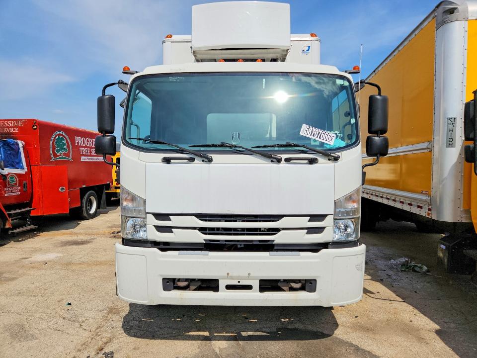 2019 Isuzu FTR VIN 54DK6S165KSG01089 COPART salvage auction — NORMAL WEAR, IL - CERTIFICATE OF TITLE, sold $7,300 on 2026-07-28 (photo 5)