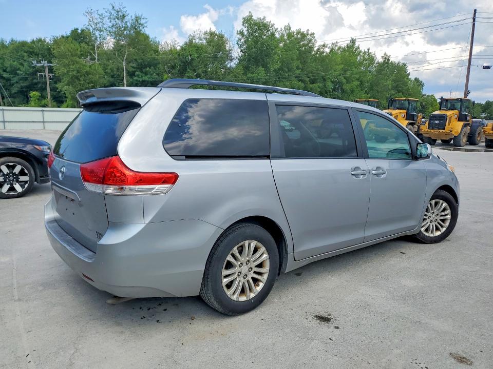 2011 Toyota Sienna VIN 5TDYK3DC5BS007562 COPART salvage auction — UNDERCARRIAGE, MA - CERTIFICATE OF TITLE, sold $125 on 2026-07-29 (photo 3)