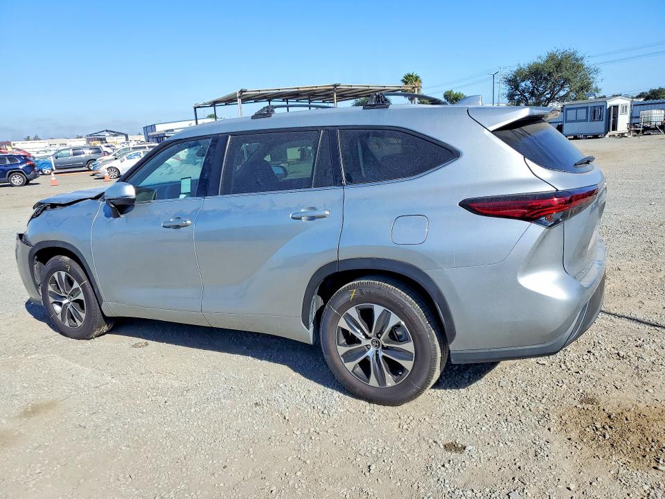 2022 Toyota VIN 5TDHARAH3NS511229 COPART salvage auction — FRONT END, Salvage Title, sold $8,400 on 2026-07-31 (photo 2)
