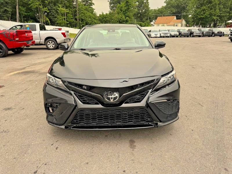2021 Toyota Camry VIN 4T1G11AK2MU476830 COPART salvage auction — MINOR DENT/SCRATCHES, VA - CERTIFICATE OF TITLE, sold $10,800 on 2026-07-29 (photo 5)