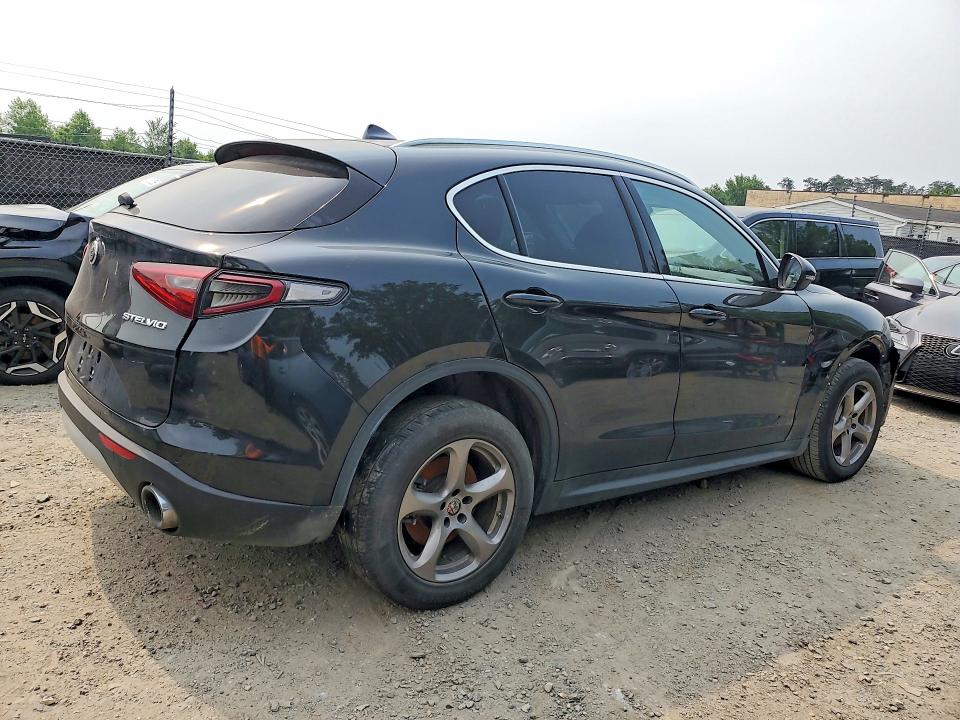 2021 Alfa romeo Stelvio VIN ZASPAKAN1M7D11913 COPART salvage auction — FRONT END, Md - Certificate Of Title, sold $3,700 on 2026-08-04 (photo 3)