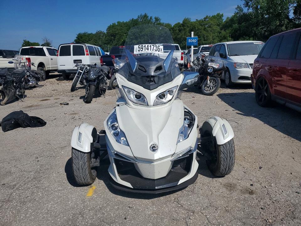 2017 Can-am/ brp Spyder VIN 2BXNBDD20HV002956 COPART salvage auction — FRONT END, Ia - Cert Of Title-Salvage Title, sold $3,200 on 2026-08-31 (photo 2)