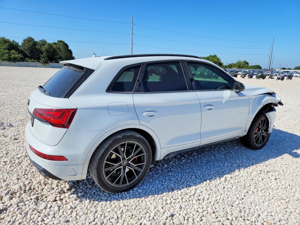 2025 Audi Sq5 VIN WA1B4AFY4S2046397 COPART salvage auction — FRONT END, Tx - Salvage Vehicle Title, sold $16,000 on 2026-08-20 (photo 3)