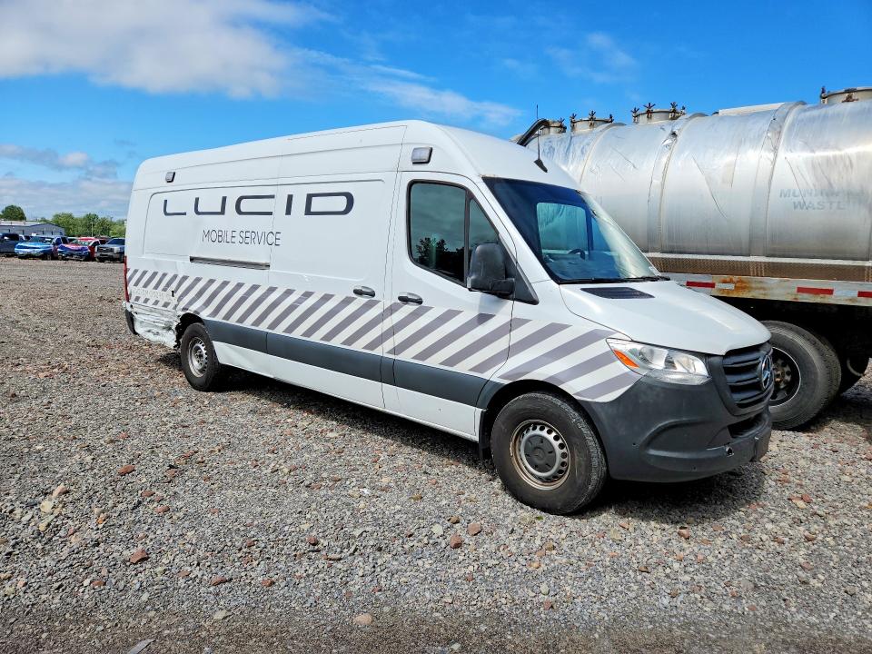 2021 Mercedes-benz Sprinter VIN W1Y4EDHY0MT068030 COPART salvage auction — SIDE, Id - Salvage Certificate Of Title, sold $17,100 on 2026-07-15 (photo 4)