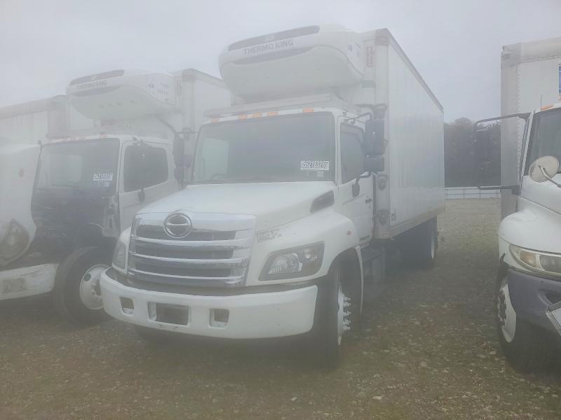 2019 Hino 268a VIN 5PVNJ8JVXK4S73437 COPART salvage auction — NORMAL WEAR, NY - CERTIFICATE OF TITLE, sold $7,600 on 2026-09-25 (photo 2)