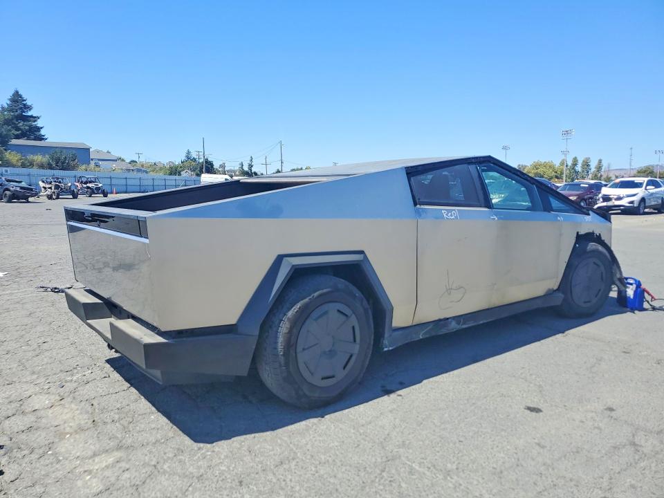 2024 Tesla Cybertruck VIN 7G2CEHED4RA050983 COPART salvage auction — FRONT END, Ca - Salvage Certificate (P), sold $22,500 on 2026-07-17 (photo 3)
