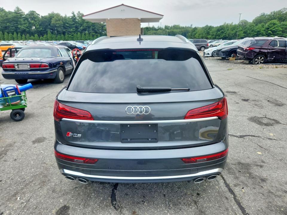 2022 Audi Sq5 VIN WA1A4AFY4N2100930 COPART salvage auction — SIDE, Ri - Salvage Certificate Of Title, sold $12,900 on 2026-08-25 (photo 6)