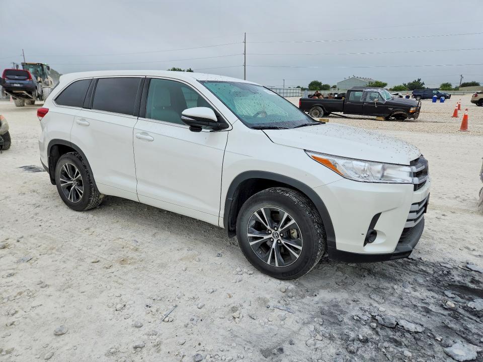 2018 Toyota Highlander VIN 5TDZZRFH6JS266720 COPART salvage auction — SIDE, TX - SALVAGE VEHICLE TITLE, sold $7,100 on 2026-07-23 (photo 4)