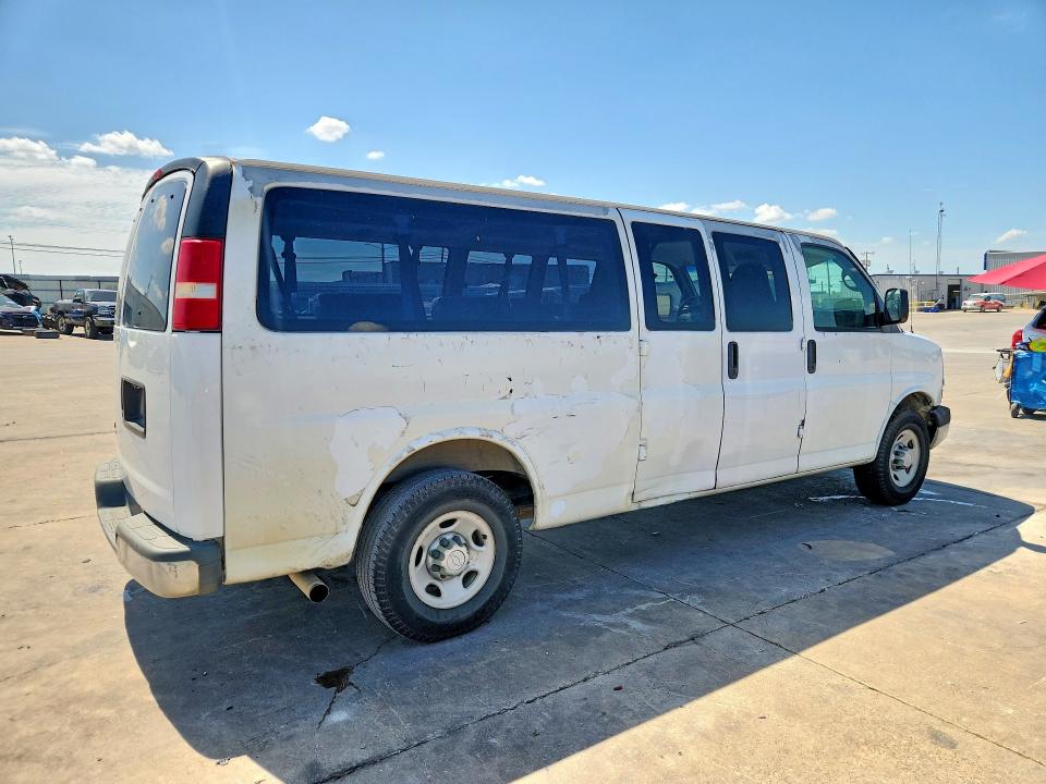 2007 Chevrolet Expresso VIN 1GAHG39U371101665 COPART salvage auction — FRONT END, TX - SALVAGE VEHICLE TITLE (P), sold $2,050 on 2026-07-09 (photo 3)