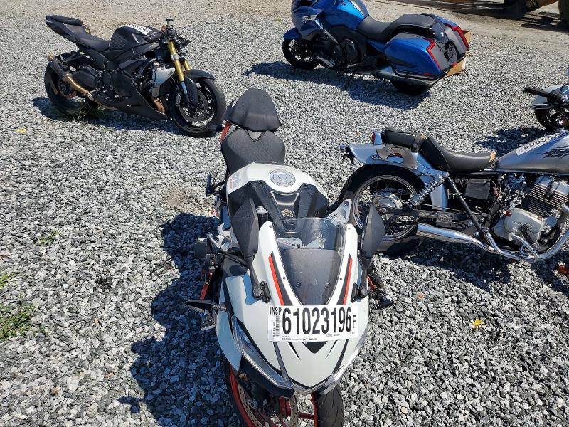2026 Aprilia Rs VIN ZD4XEUA03T6003275 COPART salvage auction — FRONT END, SC - CERTIFICATE OF TITLE, sold $925 on 2026-07-22 (photo 5)