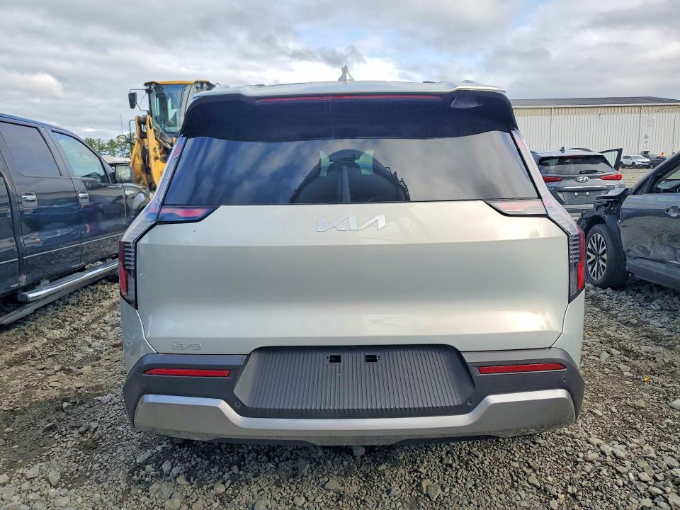 2026 Kia Ev9 VIN 5XYAFFS55TG017051 COPART salvage auction — WATER/FLOOD, Nj - Cert Of Title-Salvage Flood, sold $27,250 on 2026-09-14 (photo 6)