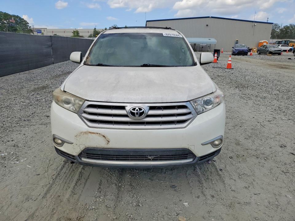 2013 Toyota Highlander VIN 5TDZA3EH5DS044762 COPART salvage auction — MECHANICAL, NC - CERTIFICATE OF TITLE, sold $2,500 on 2026-07-27 (photo 5)