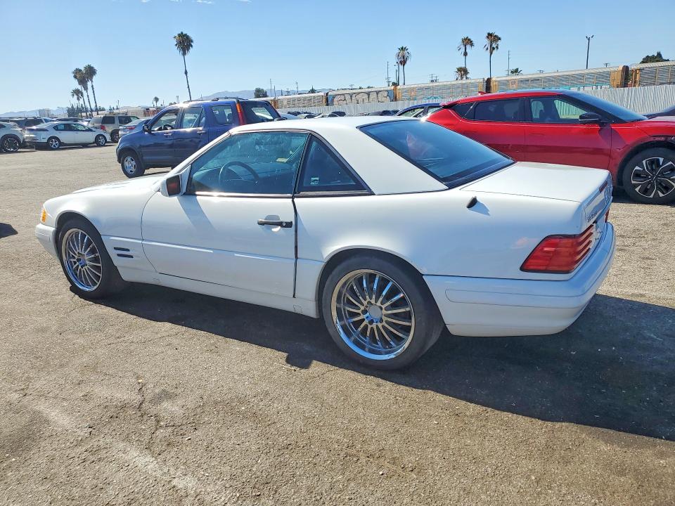1998 Mercedes-benz Sl-class VIN WDBFA67F8WF170857 COPART salvage auction — MINOR DENT/SCRATCHES, AZ - DIS/DLR/EXP ONLY CLEAN TITLE (P), sold $3,050 on 2026-07-28 (photo 2)