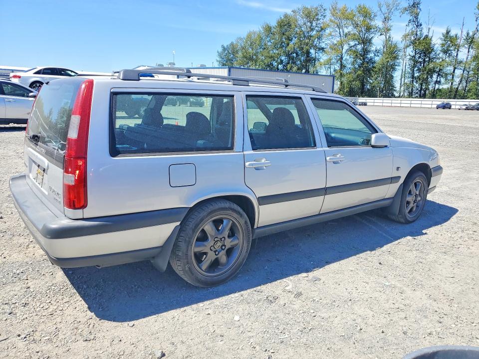 2000 Volvo V70 VIN YV1LZ56D0Y2729037 COPART salvage auction — MINOR DENT/SCRATCHES, WA - BILL OF SALE, sold $275 on 2026-08-10 (photo 3)